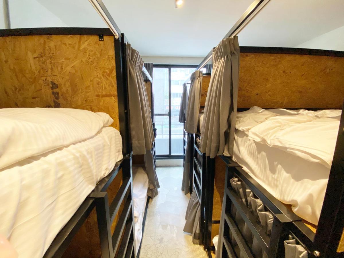 Fengjia Living Lab Hostel Taichung Extérieur photo