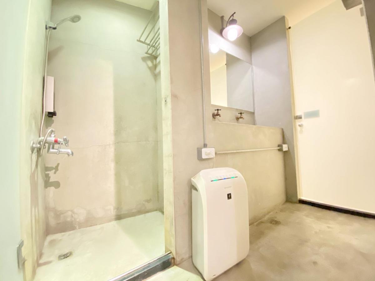 Fengjia Living Lab Hostel Taichung Extérieur photo