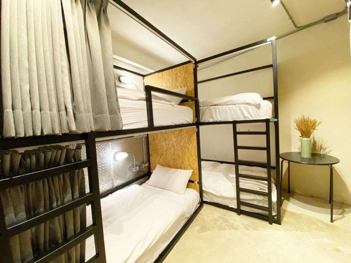 Fengjia Living Lab Hostel Taichung Extérieur photo