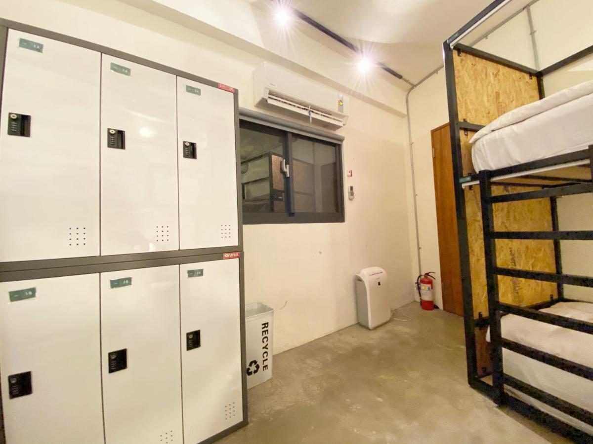 Fengjia Living Lab Hostel Taichung Extérieur photo