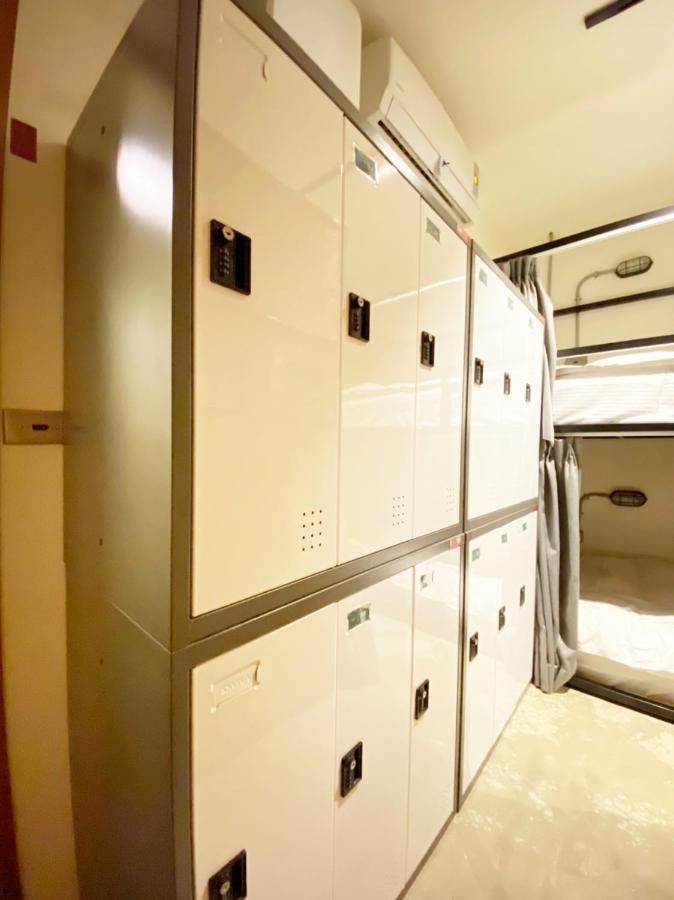 Fengjia Living Lab Hostel Taichung Extérieur photo